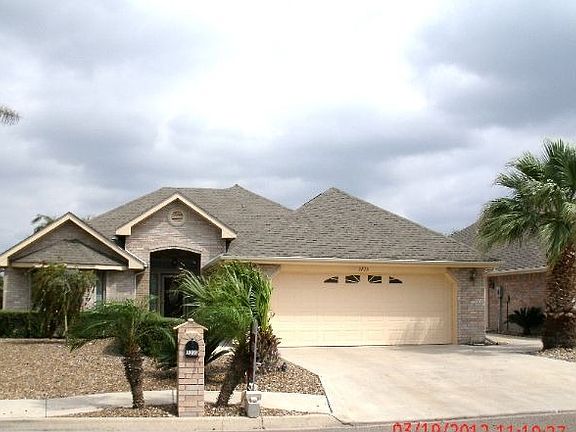 2nd image of 3233 Country Club Dr N