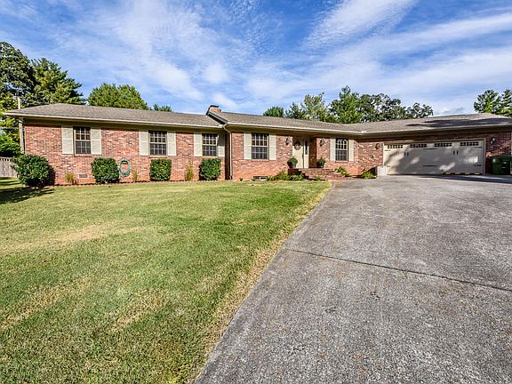 2nd image of 2014 Oakwood Dr