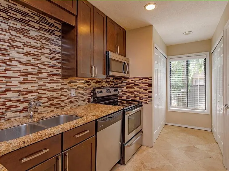 5303 Indian Creek Dr #D — Photo 5