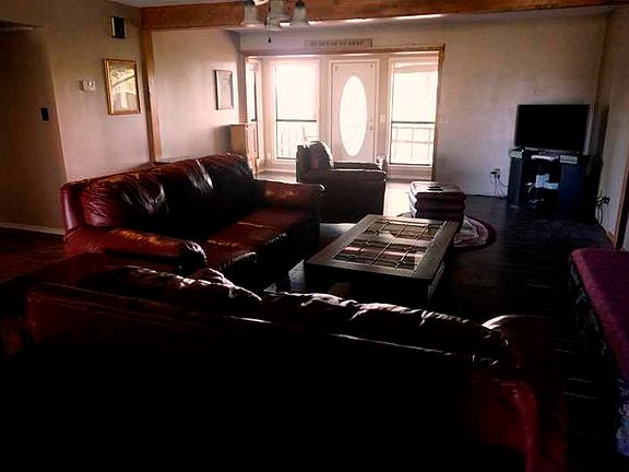 2nd image of 2848 Simmons Cir