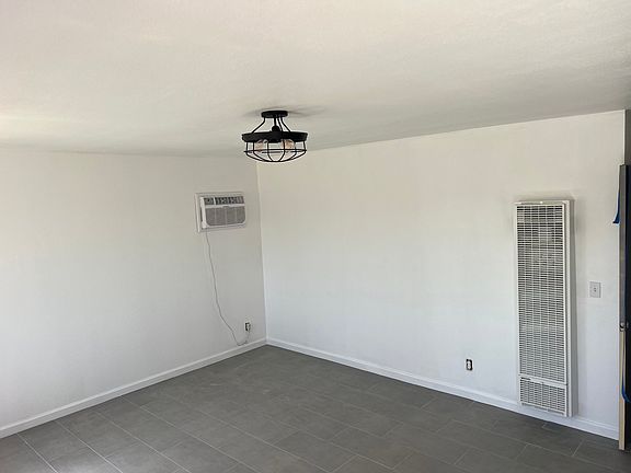 5th image of 7162 Roberts Ave