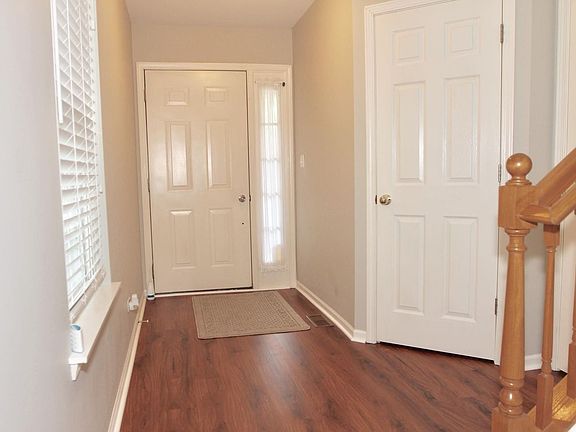3rd image of 1391 E Baronet Ln