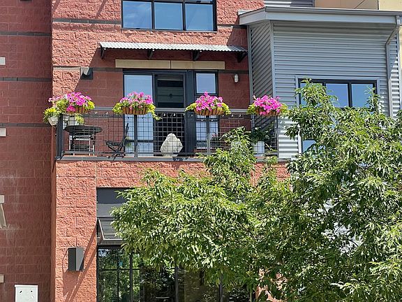3rd image of 232-1200 Yarmouth Ave