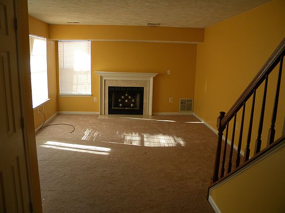 2nd image of 444 Cromwell Ct