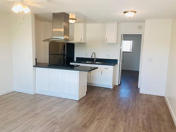 4th image of 2415 E 6th St APT 7