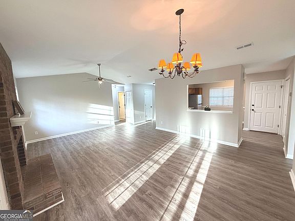 5th image of 303 Tamarac Trl