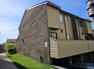 1280 15th St, Fort Lee, NJ 07024