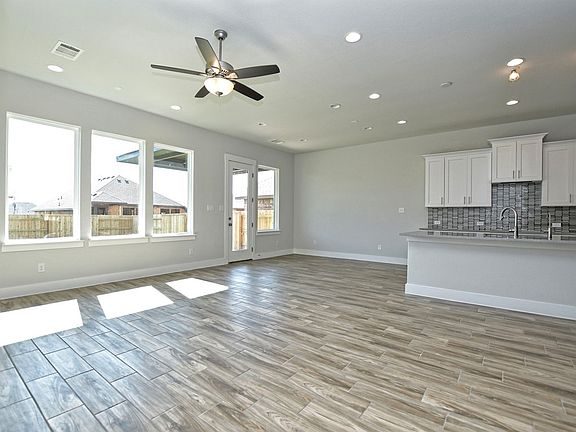 6 Creeks Caprock Family Room