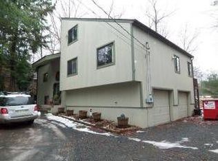 103 Laurel Hill Dr, Greentown, PA 18426