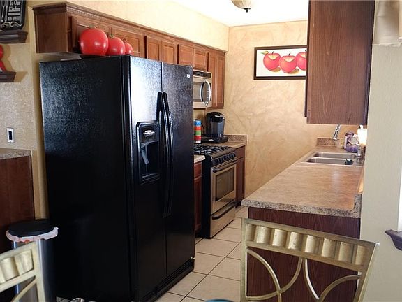 5th image of 10837 Chert St