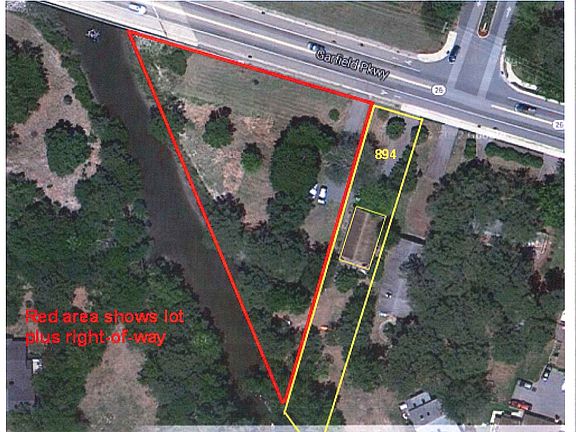 4th image of 896 Garfield Pkwy