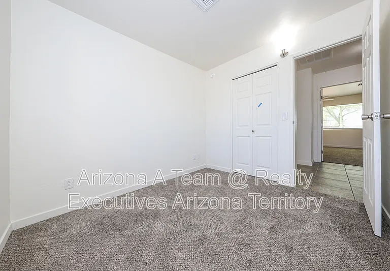 10140 E Karen Pl — Photo 6