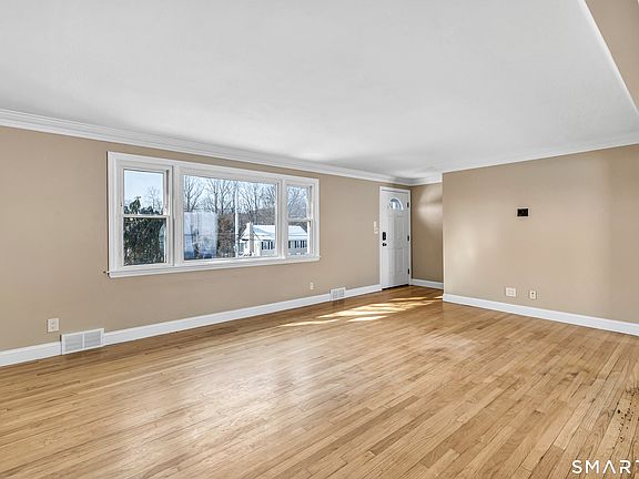 3rd image of 139 Walnut Tree Hill Rd