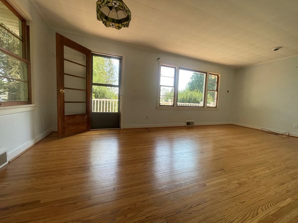 118 Walnut St, Brookville, PA 15825