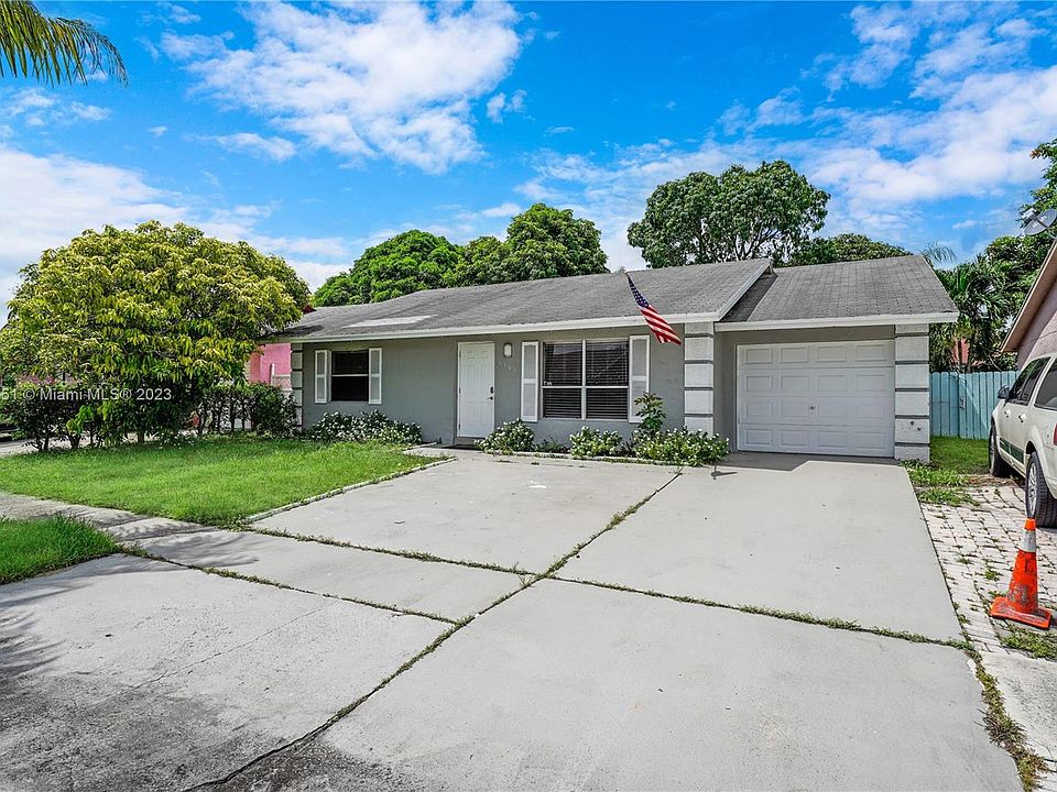 1st image of 6141 Arcade Ct
