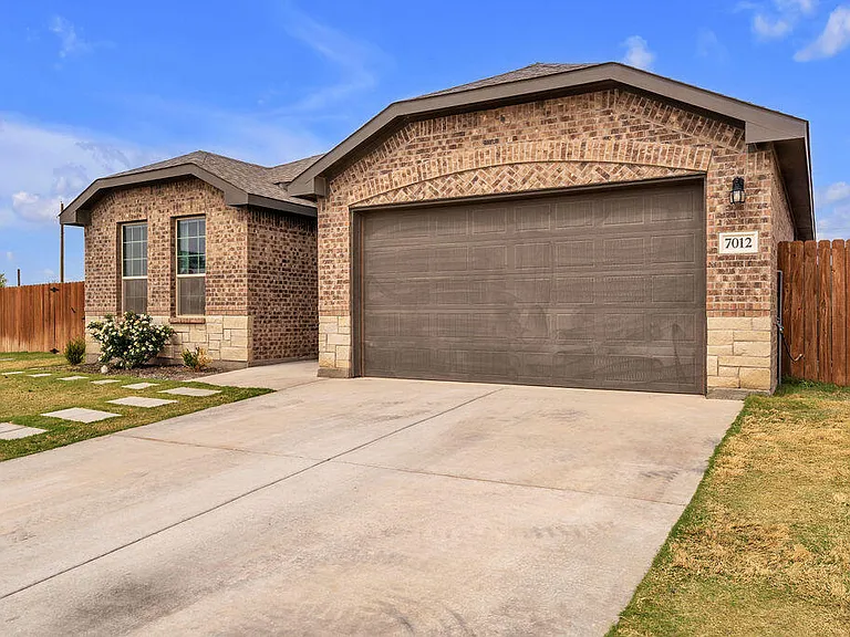 7012 Expedition Dr — Photo 1