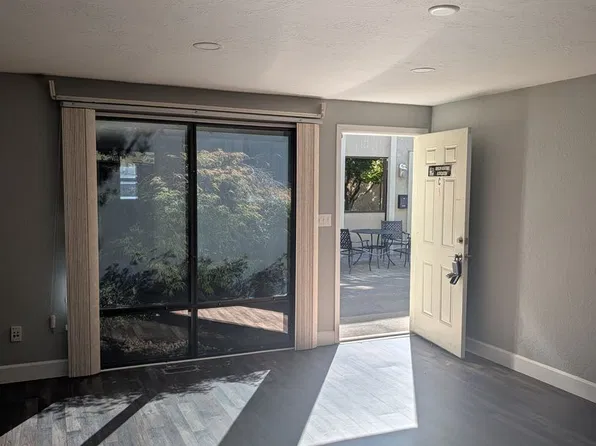 RR-301, 301 Crater Lake Ave Suite C, Medford, OR 97504