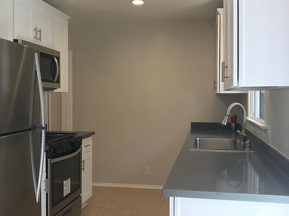 2nd image of 12934 Burbank Blvd APT 2