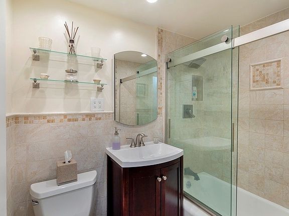 5th image of 305 E 40th St #9L