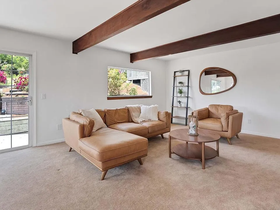 3561 Thurber Ln