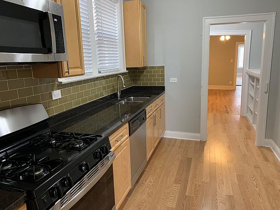 Kitchen (1 of 2)