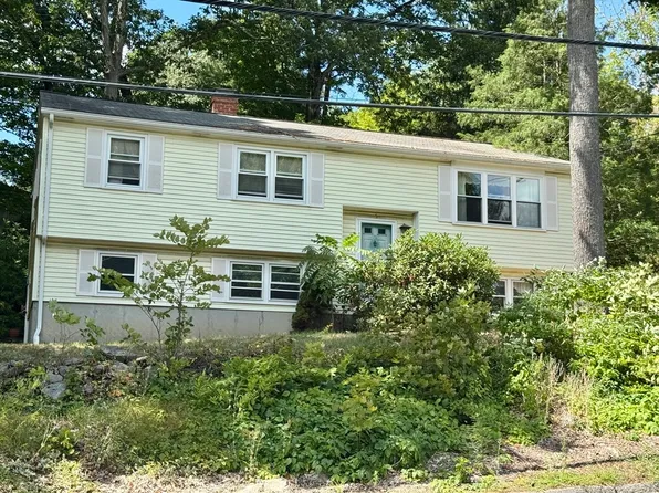 5 Forest Hill Dr, Worcester, MA 01609