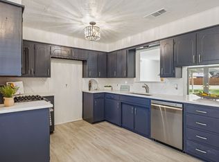 312 E Hampton Rd, Crowley, TX 76036