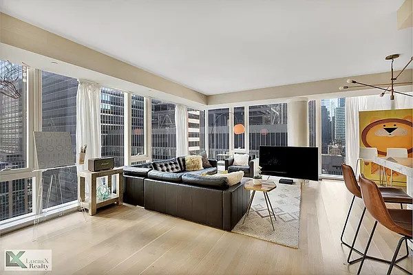 Rented by Lucas X Realty LLC | media 30