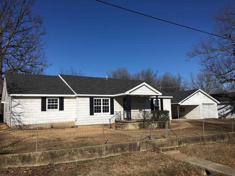 1st image of 1001 Adam St