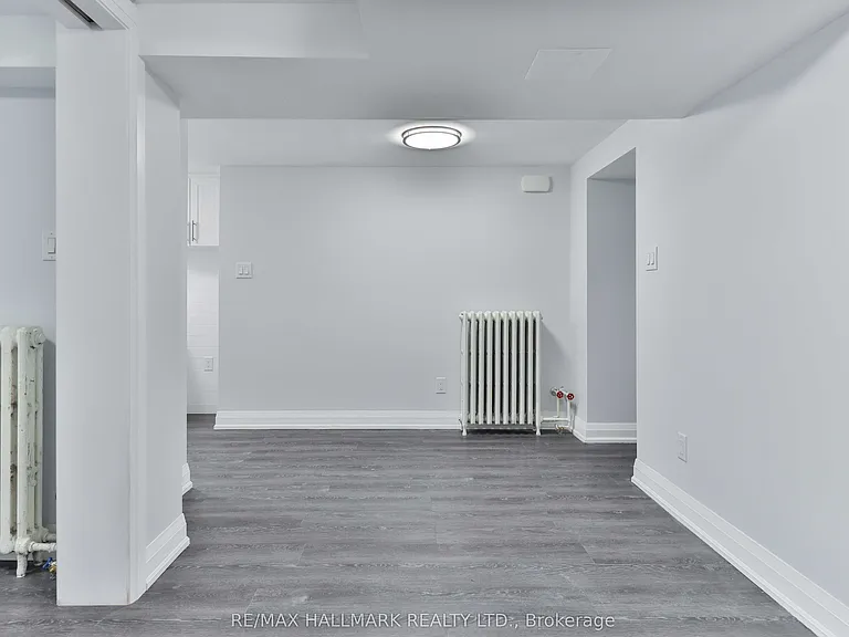 880 College St #BASEMENT — Photo 8