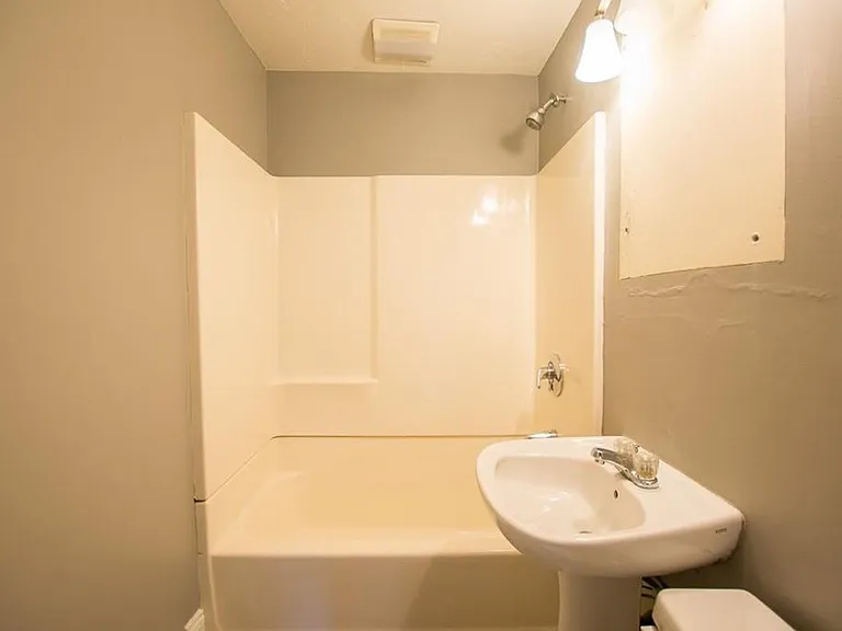 75 Hammond St #1 — Photo 8