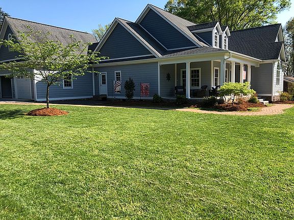 2nd image of 71 Plandome Ct