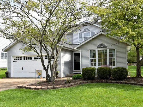 298 Hillside Ln, Chagrin Falls, OH 44022
