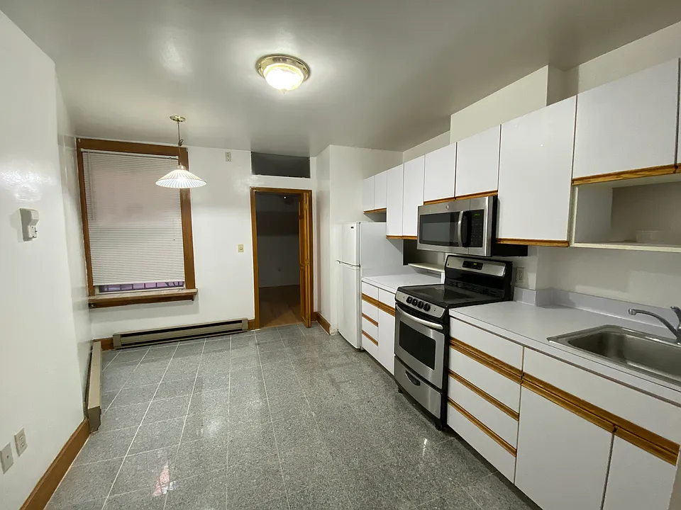 89 Prince St #2F