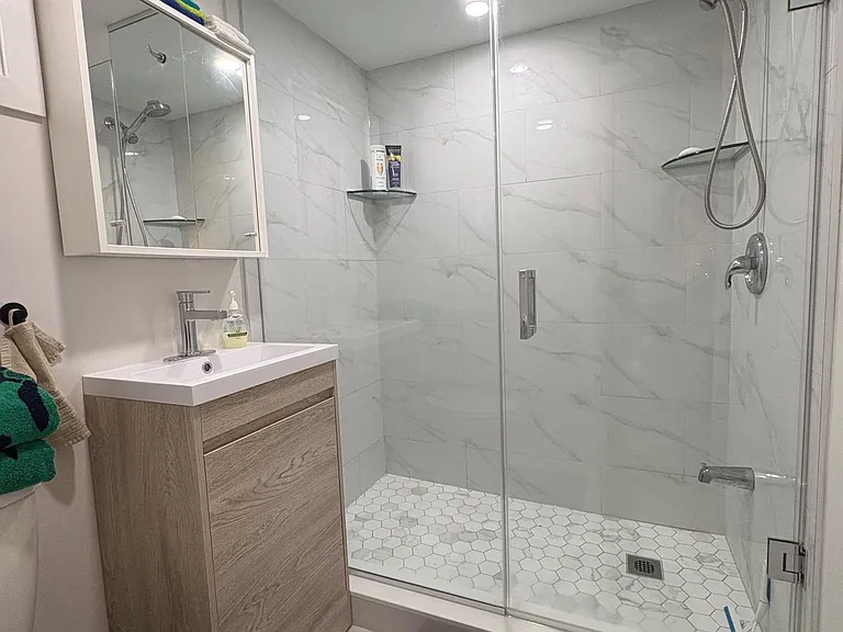 67 Saskatoon Dr #LOWER — Photo 8