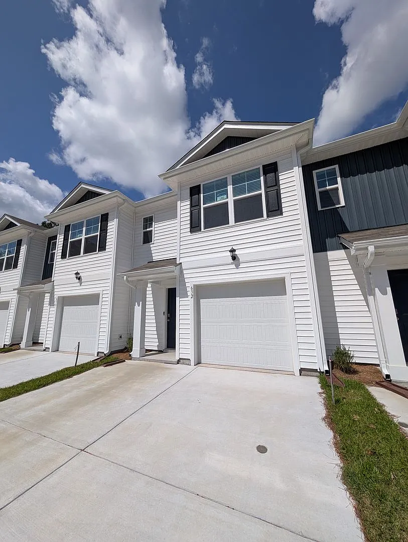 NEW 3BR Townhome in Conway Long Term Rental, South Carolina — Photo 1