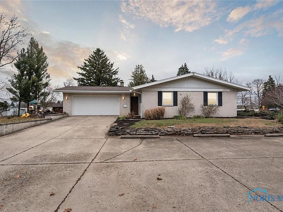 1st image of 600 Sunset Ln
