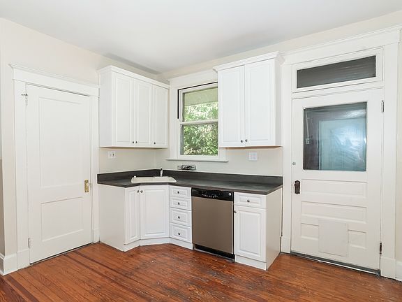 5th image of 2912 Eggers Pl
