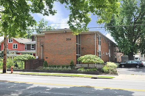 2514 Frankfort Ave Photo 1