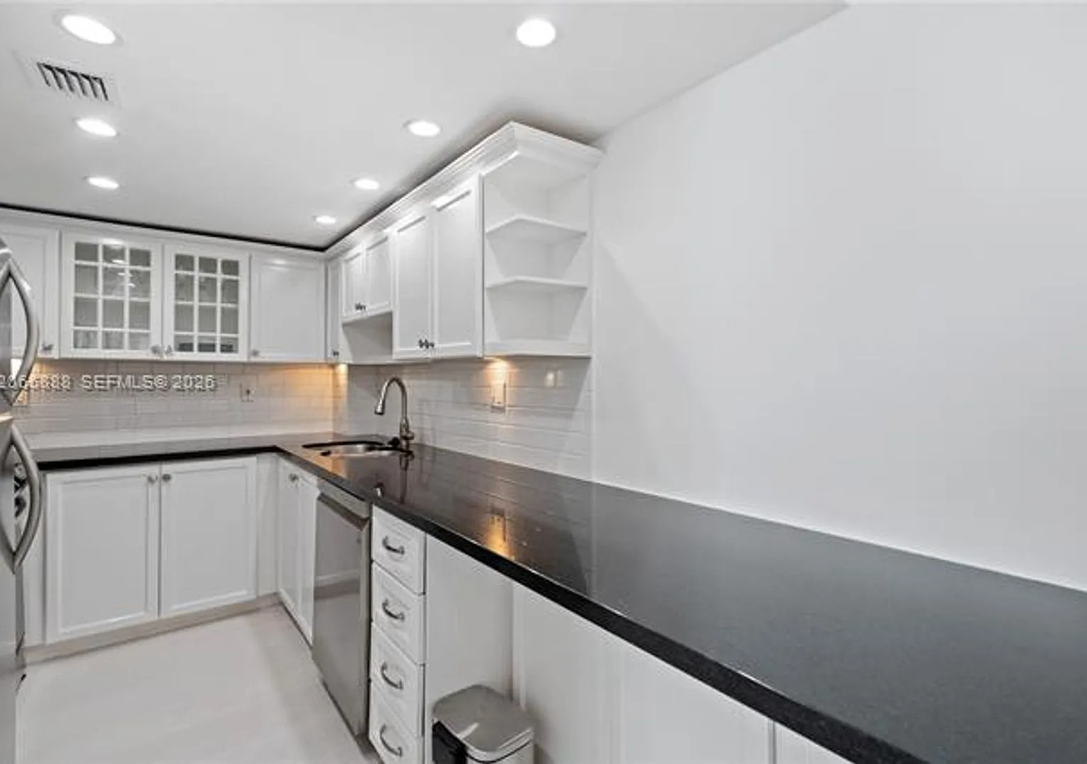 1621 Collins Ave cu-908, Miami Beach, FL 33139 — Photo 1