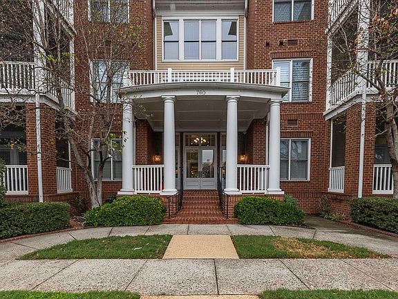 2nd image of 760 Harbor Bend Rd APT 101