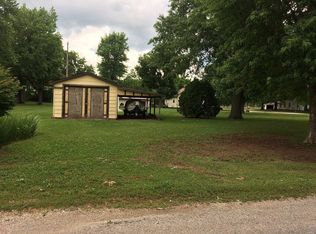 205 W George St, Medora, IL 62063