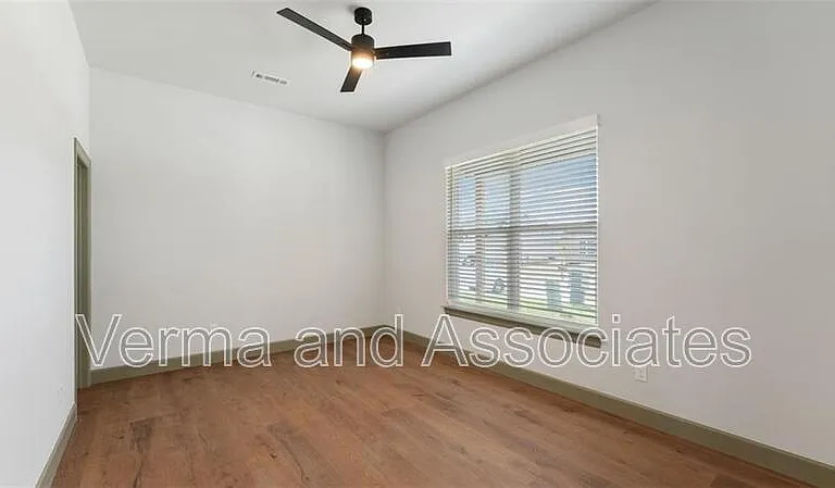 1221 Mammoth St — Photo 21