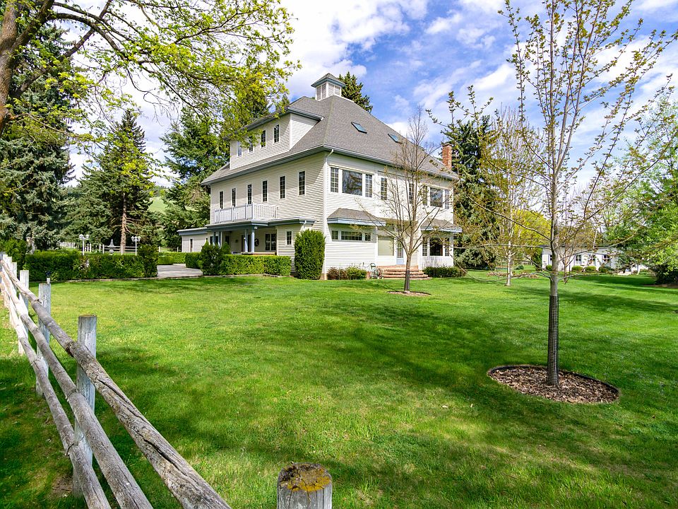 Picture perfect 50 acre historical estate