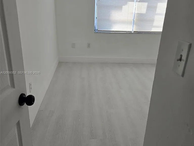 1000 W 28th St #17 — Photo 6