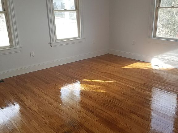 3rd image of 9 Garden St #1