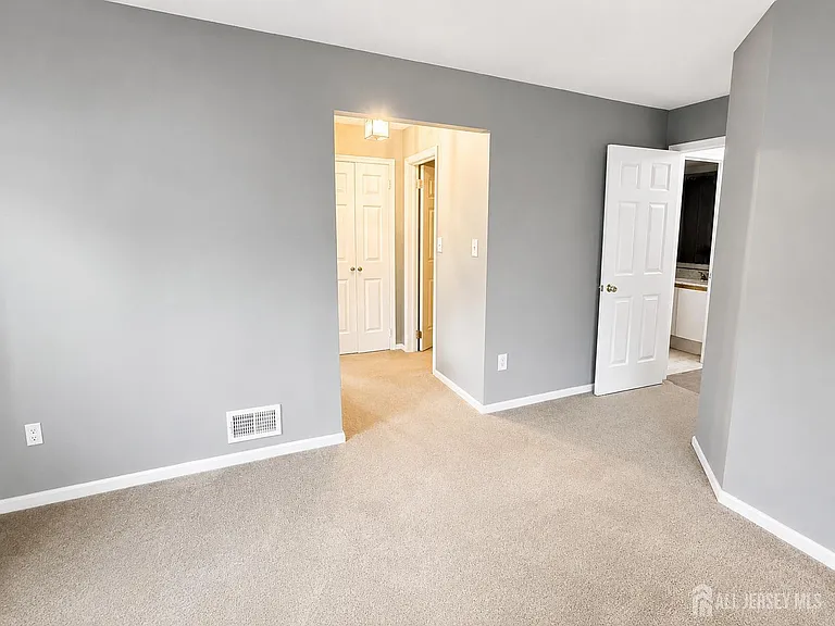 903 Woodhaven Dr — Photo 8