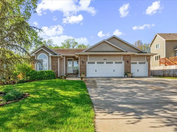 937 E Southcrest Dr, Derby, KS 67037