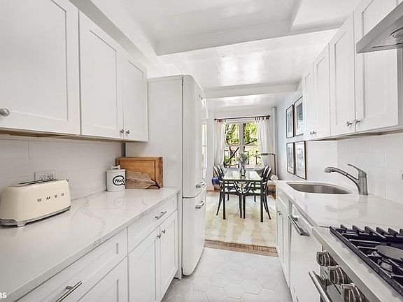3rd image of 12 E 97th St APT 2G