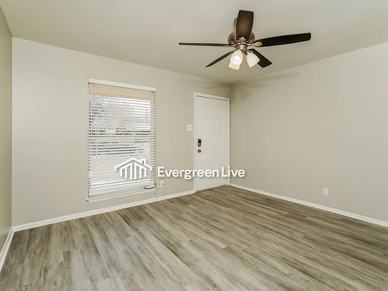 8919 Palm Crest St — Photo 5